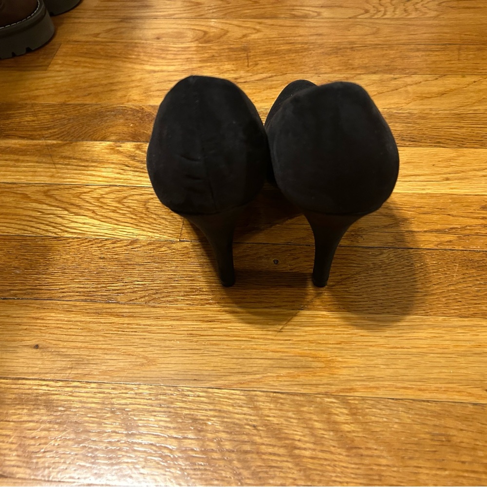 Fergalicious Women's Black Pumps - Picture 2 of 5